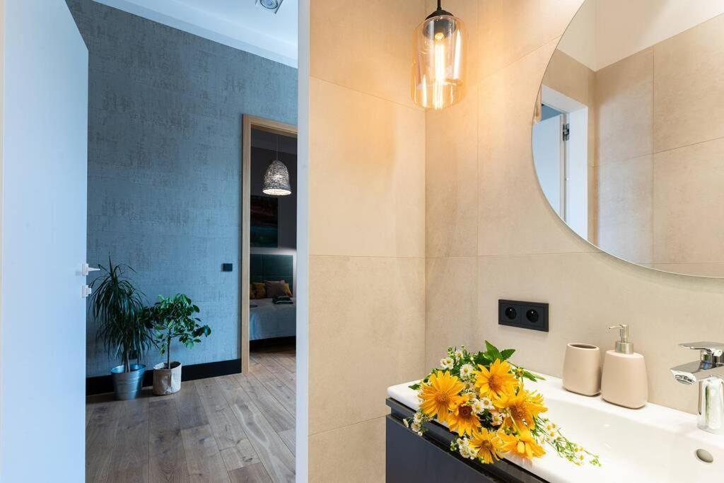 Elegant Apartment Luminis In Krakow'S Old City Exterior photo
